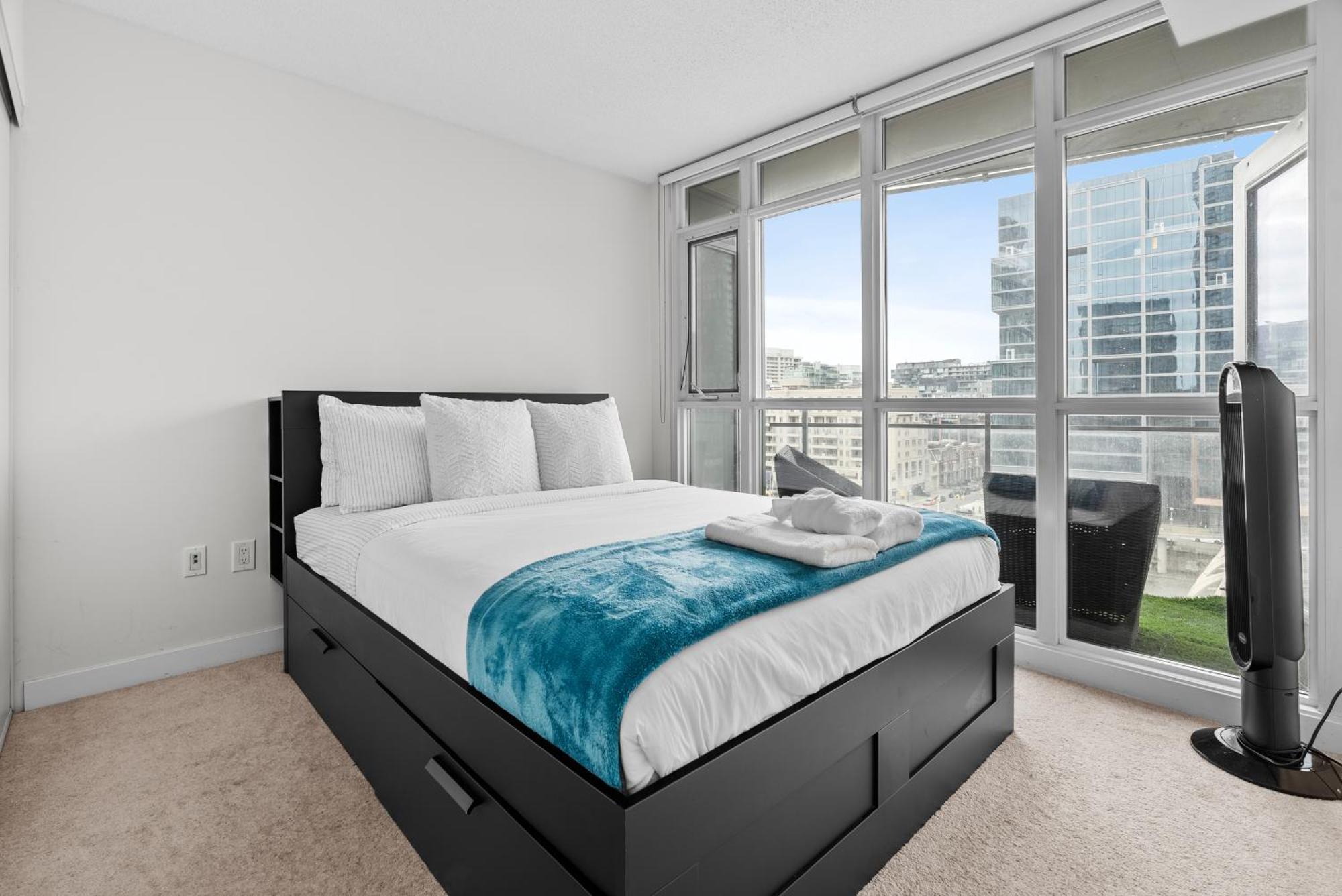 Apartment In Downtown *